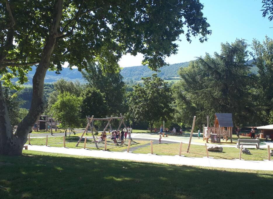 Les Bambous - Rez De Jardin Millau Centre - Parking Privatif, Wifi Lejlighed Eksteriør billede
